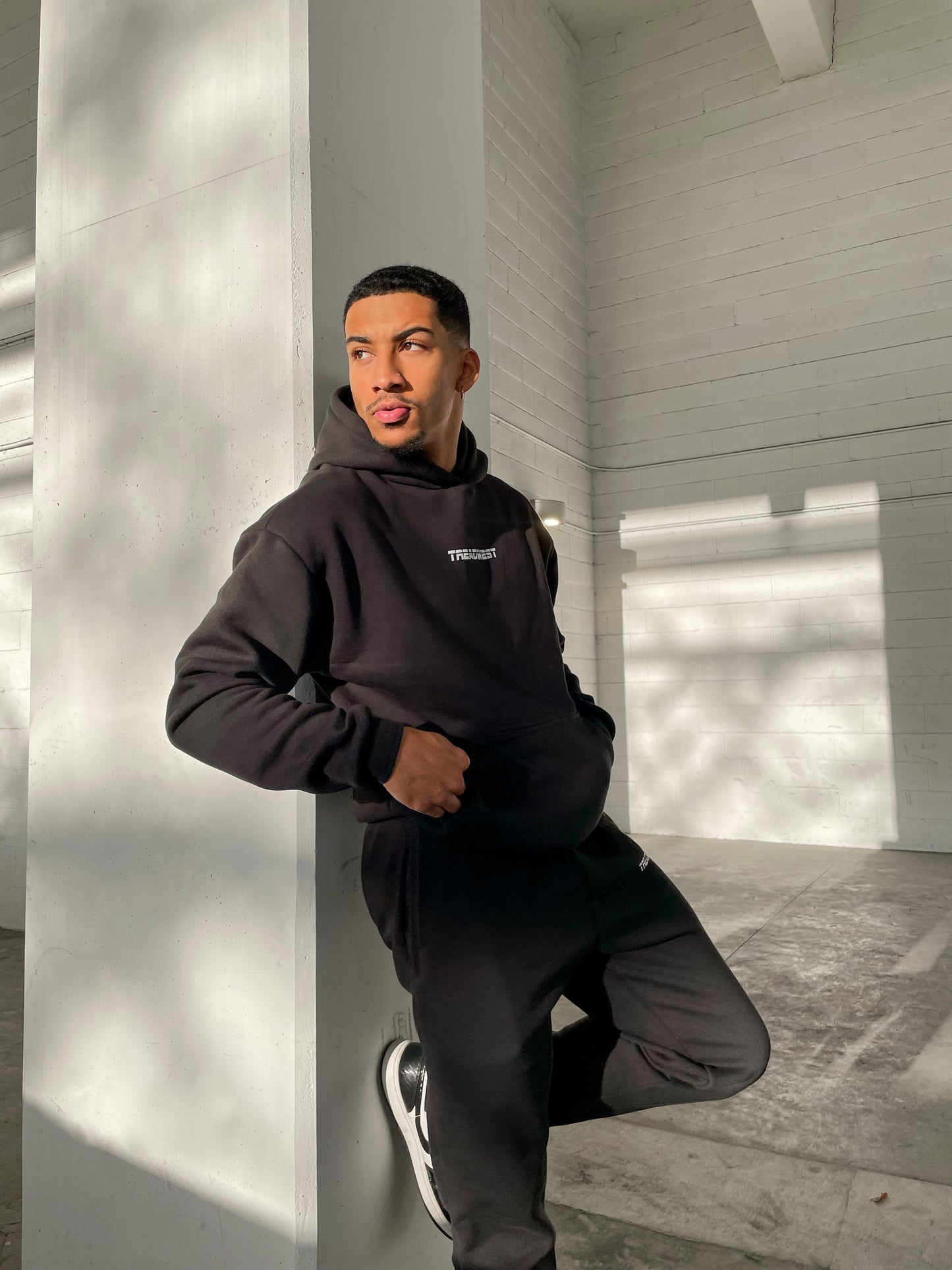 VITALS HOODIE, BLACK